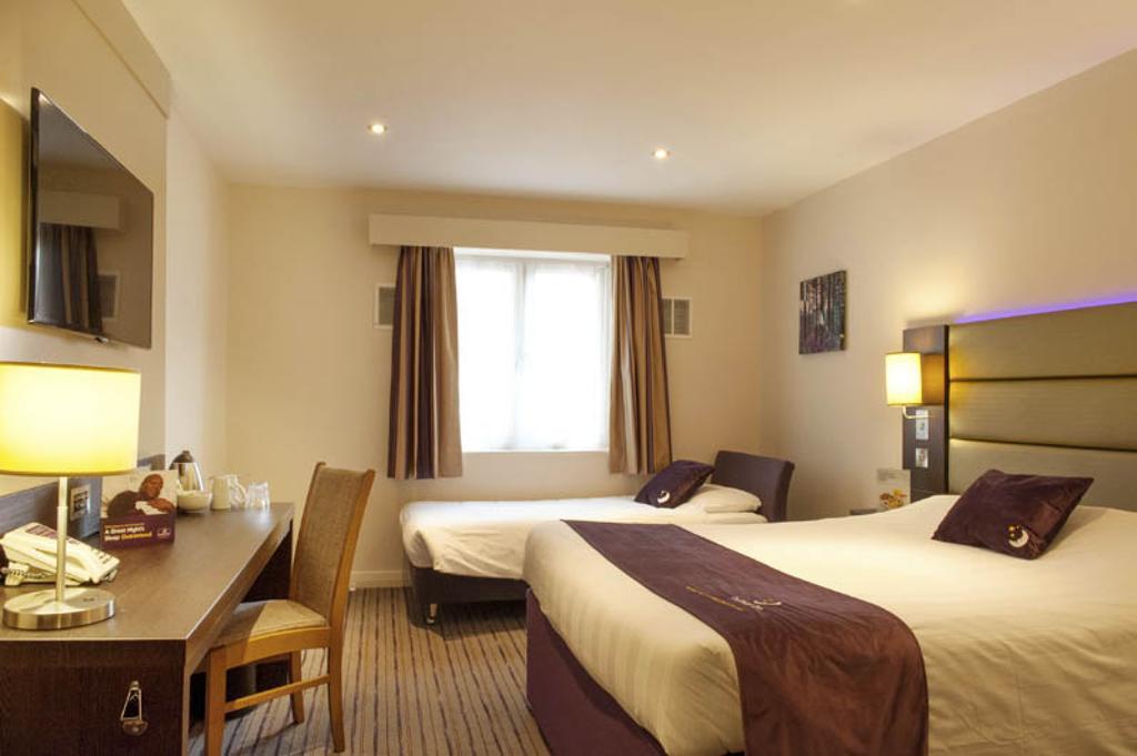 Premier Inn Aberdeen Airport - 다이스 객실 사진